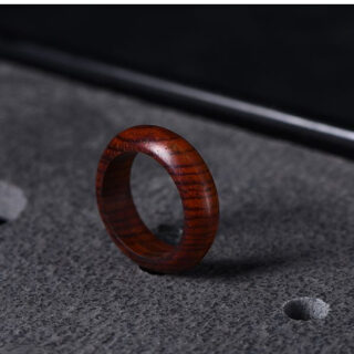 Bague en bois artisanal marron foncé