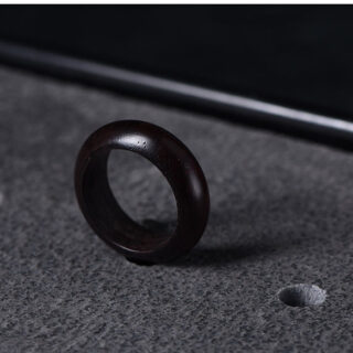 Bague en bois artisanal noir