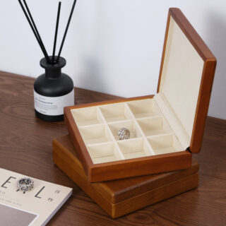 Boite à bijoux en bois intérieur rembourré beige