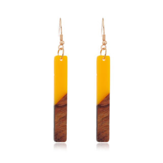 Boucle d'oreille en bois résine jaune