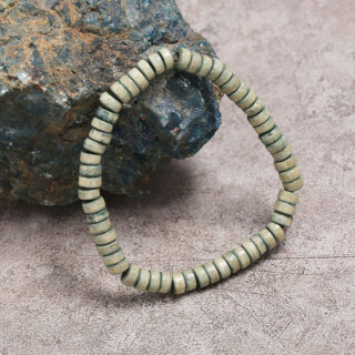 Bracelet en bois élastique vert