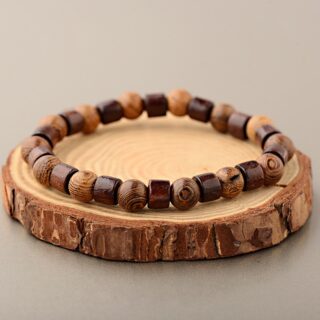 Bracelet en bois ethnique fait a la main