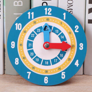 Jouet en bois montessori horloge