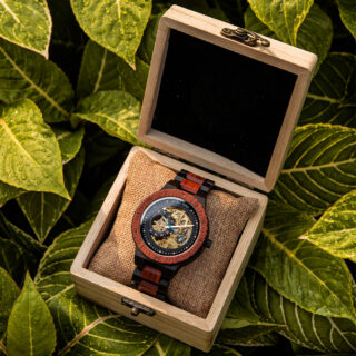 Montre en bois mécanique