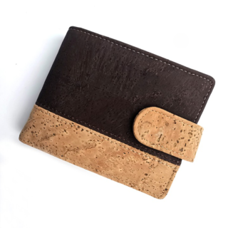 Portefeuille en liege rustique pour homme devant