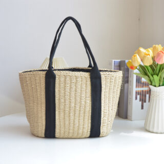 Sac en osier tissé clair